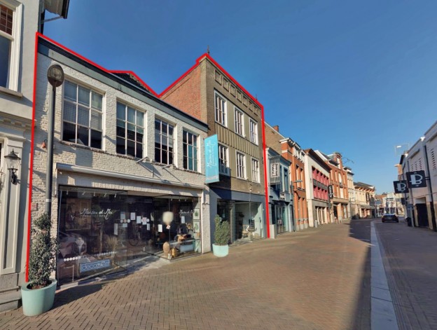 Verstrekte hypothecaire lening op een twee winkels met opslag en één bovenwoning bestemd voor de verhuur te Roosendaal Verstrekte hypothecaire lening op een twee winkels met opslag en één bovenwoning bestemd voor de verhuur te Roosendaal