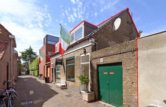 Verstrekte hypothecaire lening op een commerciële ruimte (te verbouwen naar twee studio's) met bovenwoning bestemd voor de verhuur te Delft Verstrekte hypothecaire lening op een commerciële ruimte (te verbouwen naar twee studio's) met bovenwoning bestemd voor de verhuur te Delft