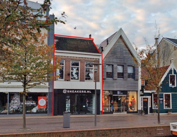 Te verstrekken hypothecaire lening op een te renoveren winkelpand met drie bovenwoningen bestemd voor de verhuur te Zaandam Te verstrekken hypothecaire lening op een te renoveren winkelpand met drie bovenwoningen bestemd voor de verhuur te Zaandam