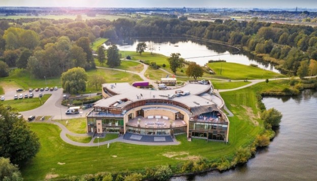 Te verstrekken hypothecaire lening op een multifunctioneel gebouw met horeca en kantoren bestemd voor de verhuur te Naarden Te verstrekken hypothecaire lening op een multifunctioneel gebouw met horeca en kantoren bestemd voor de verhuur te Naarden