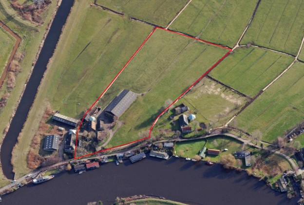 Te verstrekken hypothecaire lening op een woonhuis met bijgebouwen en agrarische grond bestemd voor de verhuur te Weesp Te verstrekken hypothecaire lening op een woonhuis met bijgebouwen en agrarische grond bestemd voor de verhuur te Weesp